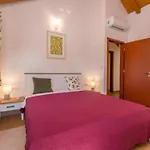 The Grandfather - Heated Pool Retreat