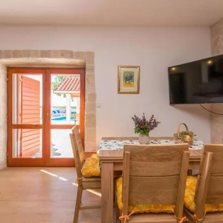 빌라 The Grandfather - Heated Pool Retreat