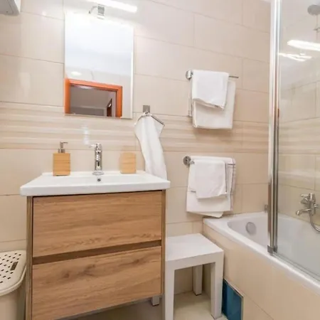The Grandfather - Heated Pool Retreat * 자다르