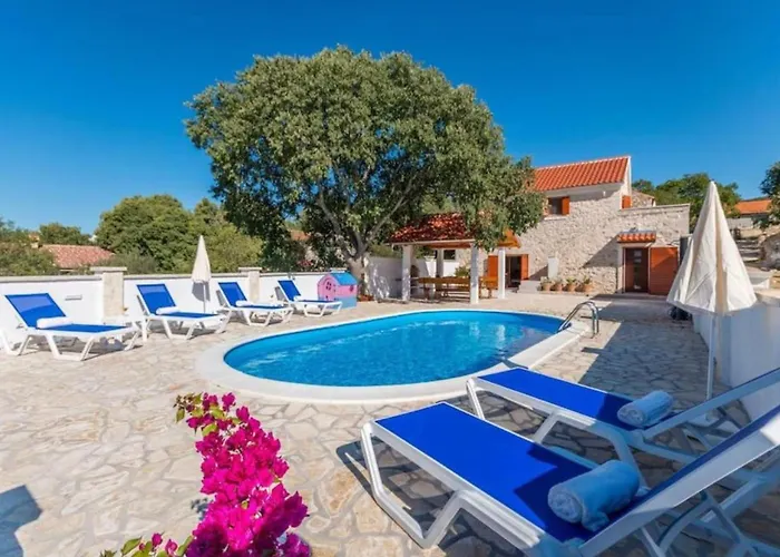 The Grandfather - Heated Pool Retreat Вилла *
