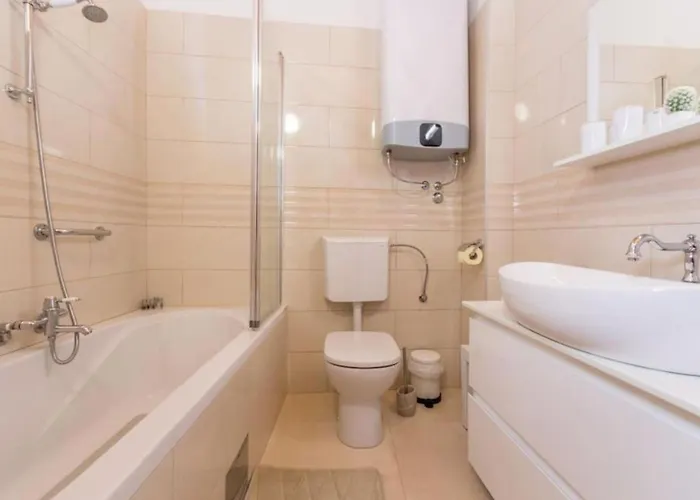 וילה The Grandfather - Heated Pool Retreat *
